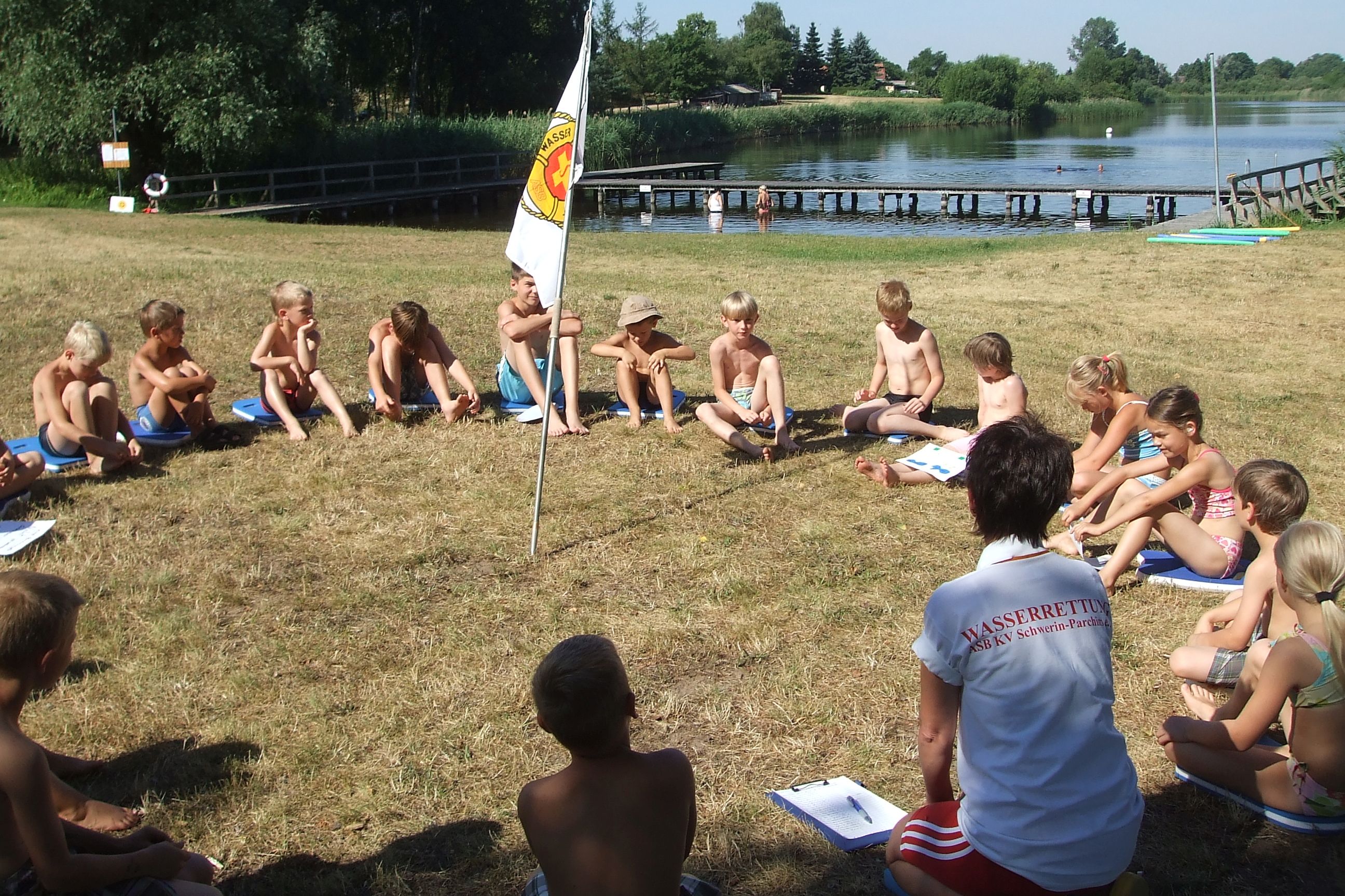 ASB_Schwimmunterricht_an_der_Demener_Badestelle.JPG